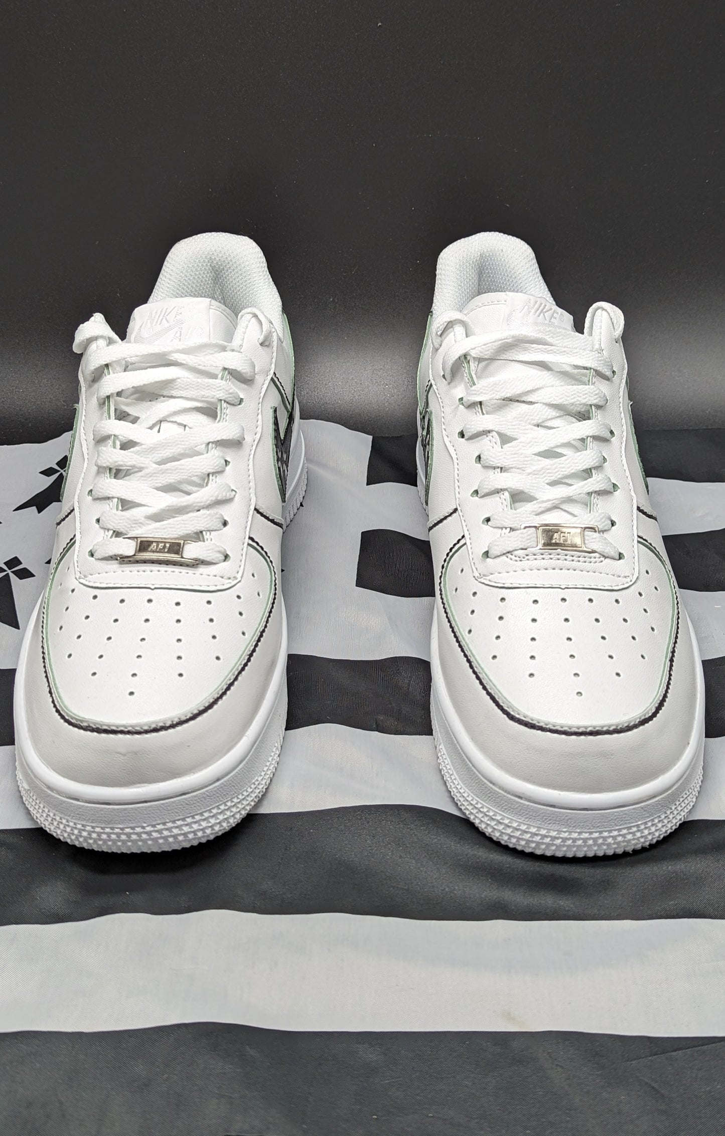 Nike Air Force One Custom - Swoosh Drapeau Breton et Personnalisation