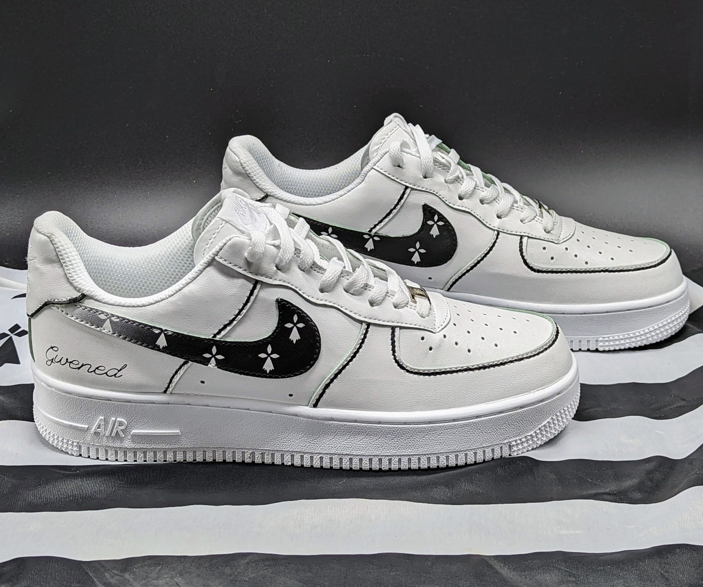 Nike Air Force One Custom - Swoosh Drapeau Breton et Personnalisation